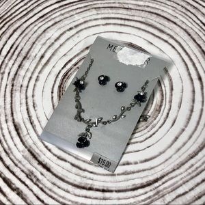 3/$15 Black and silver necklace and earrings set